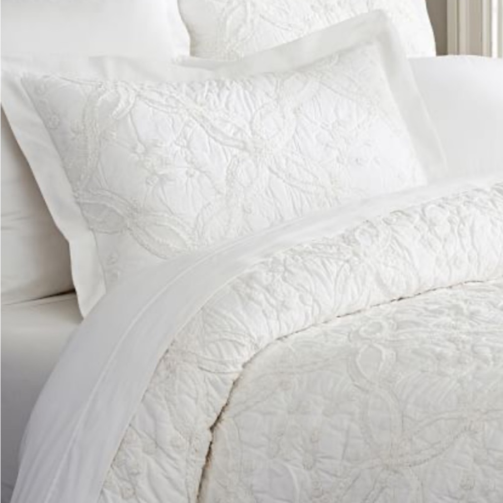Pottery Barn Candlewick 100% cotton pillow sham standard size